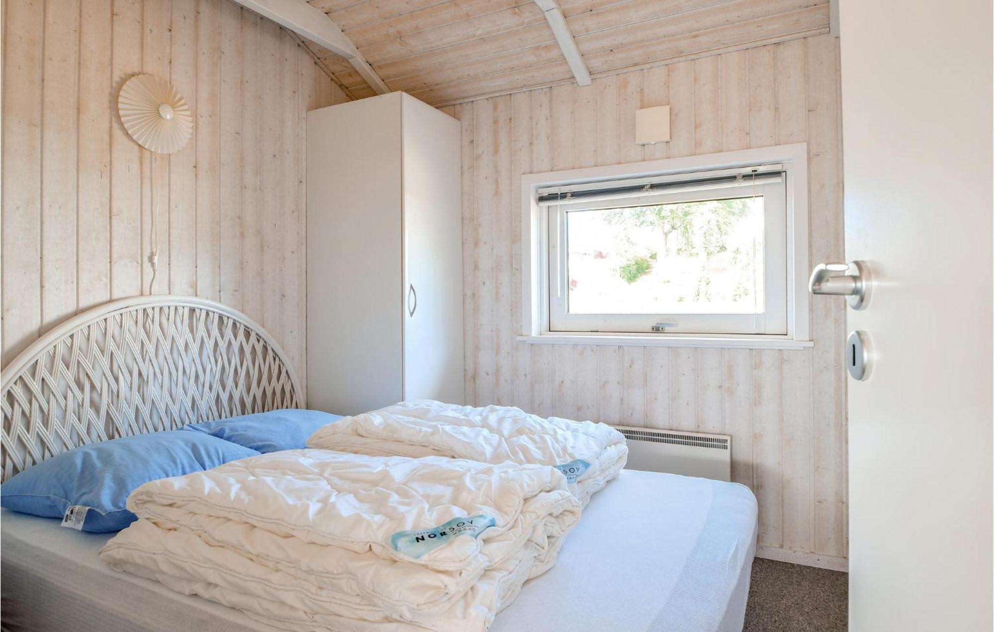 Amazing Home In Bjert With Wifi Binderup Strand Екстериор снимка